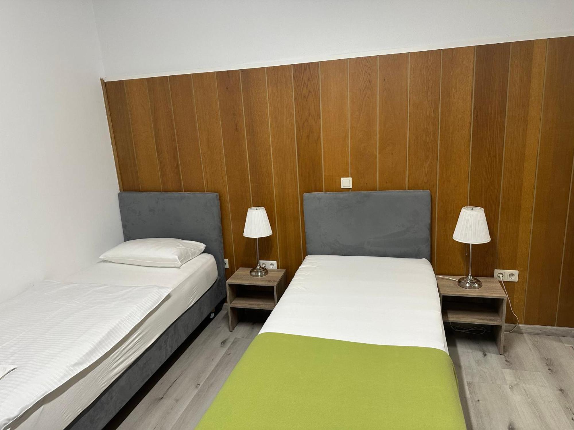 Hotel Alte Wache Mariental Экстерьер фото