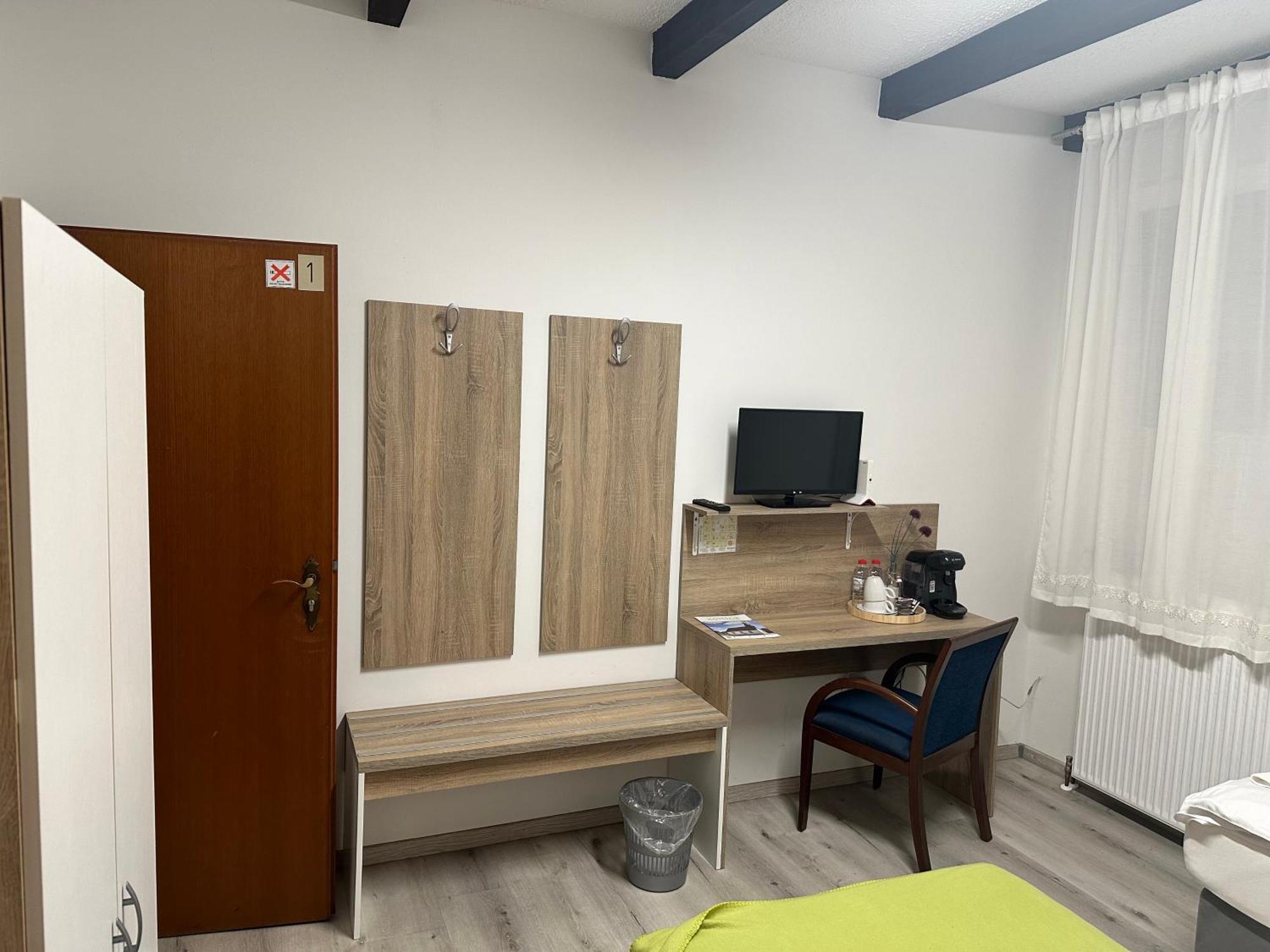 Hotel Alte Wache Mariental Экстерьер фото